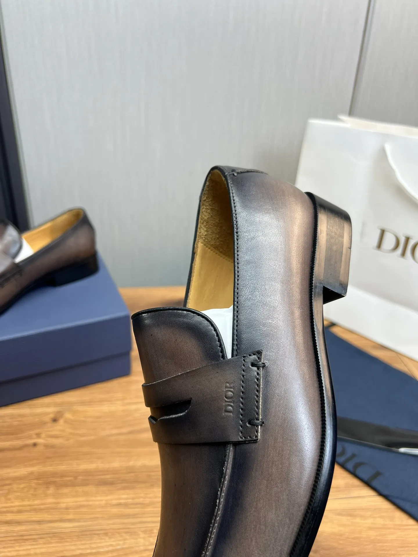 Men's men's shoes 💰540💰 Dior men's business casual leather shoes 👞all made of imported original brand leather, just to create a more comfortable wearing experience, upper: original cowhide ➕ imported cowhide lining, original non-slip and wear-resistant rubber outsole ✔️36-45 (45 non-returnable)
